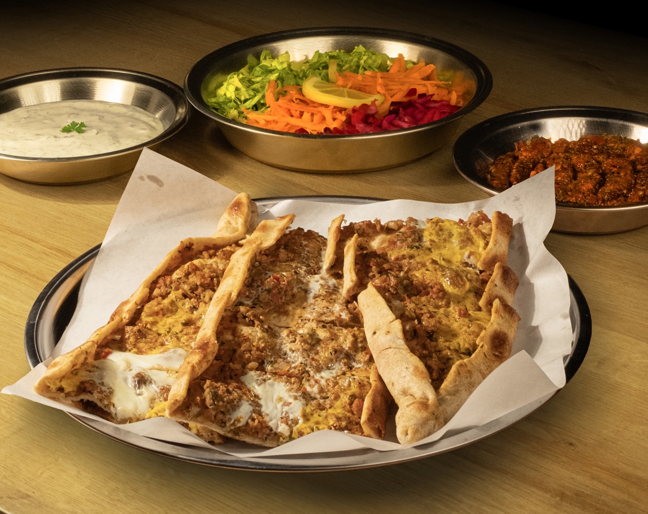 KIYMALI YUMURTALI PİDE